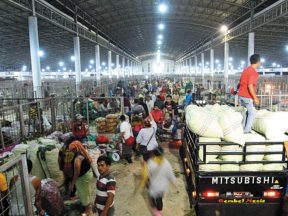 Faktor-faktor yang Mempengaruhi Pendapatan Pedagang