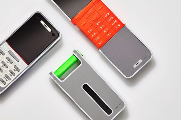 Fitur Telepon ditujukan untuk Konsumen yang tidak mau Smartphone