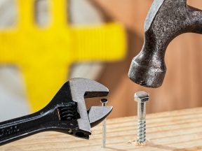 Tools Yang Digunakan Dalam Branding